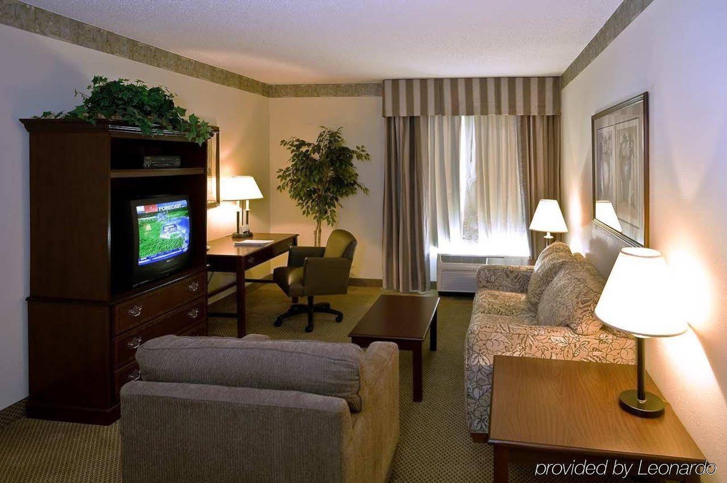 Hampton Inn&Suites Charlotte Arrowood Extérieur photo