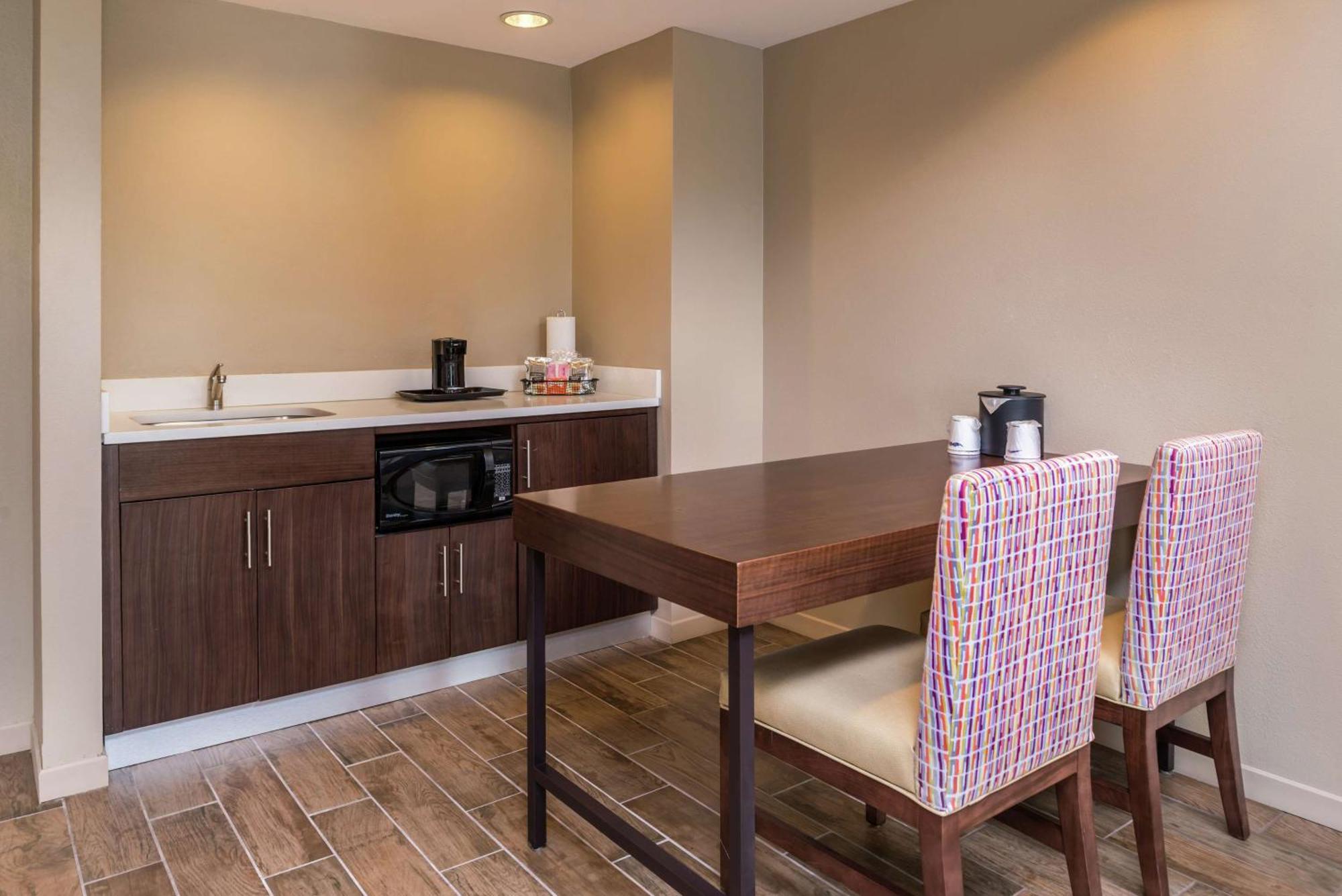 Hampton Inn&Suites Charlotte Arrowood Extérieur photo