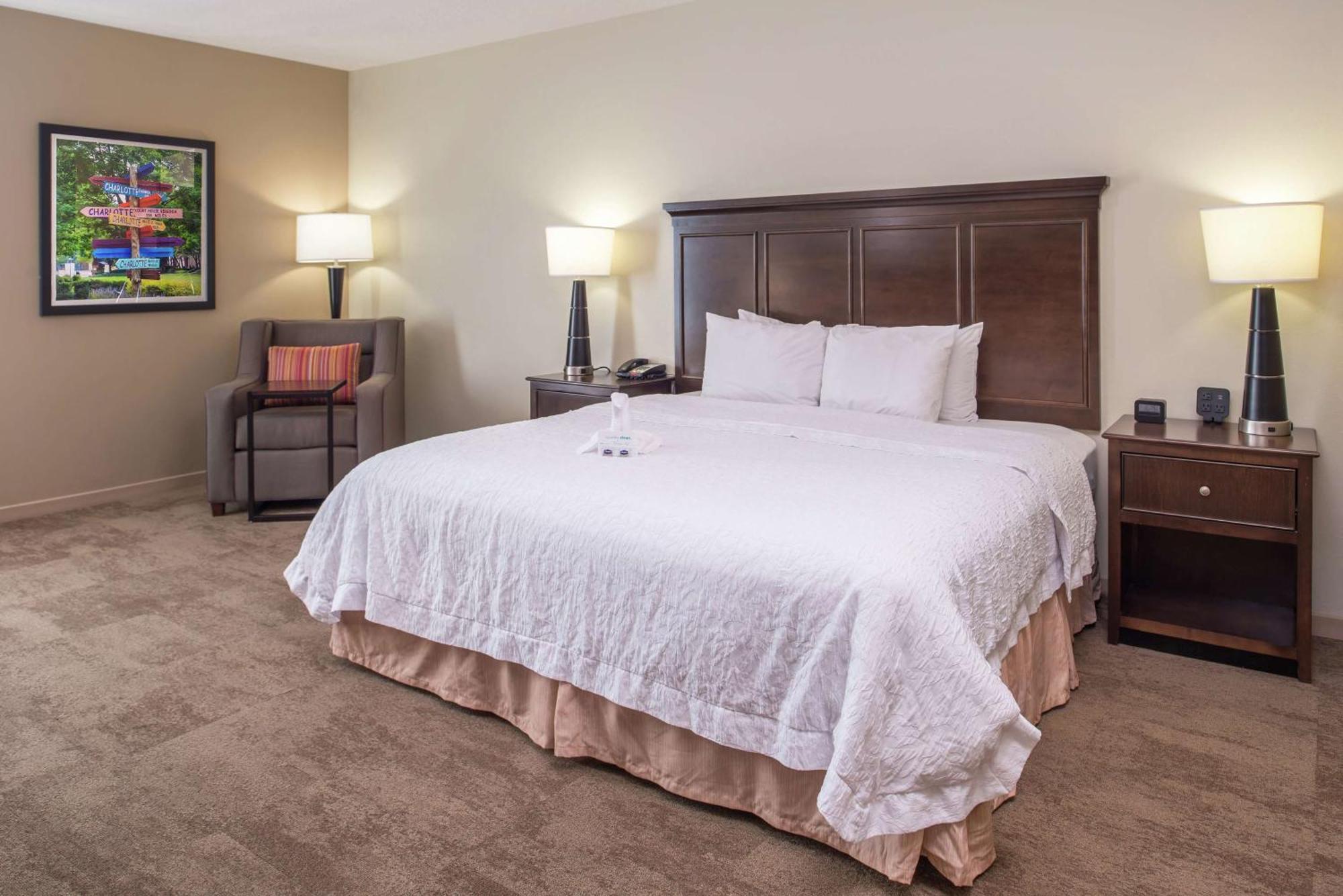 Hampton Inn&Suites Charlotte Arrowood Extérieur photo