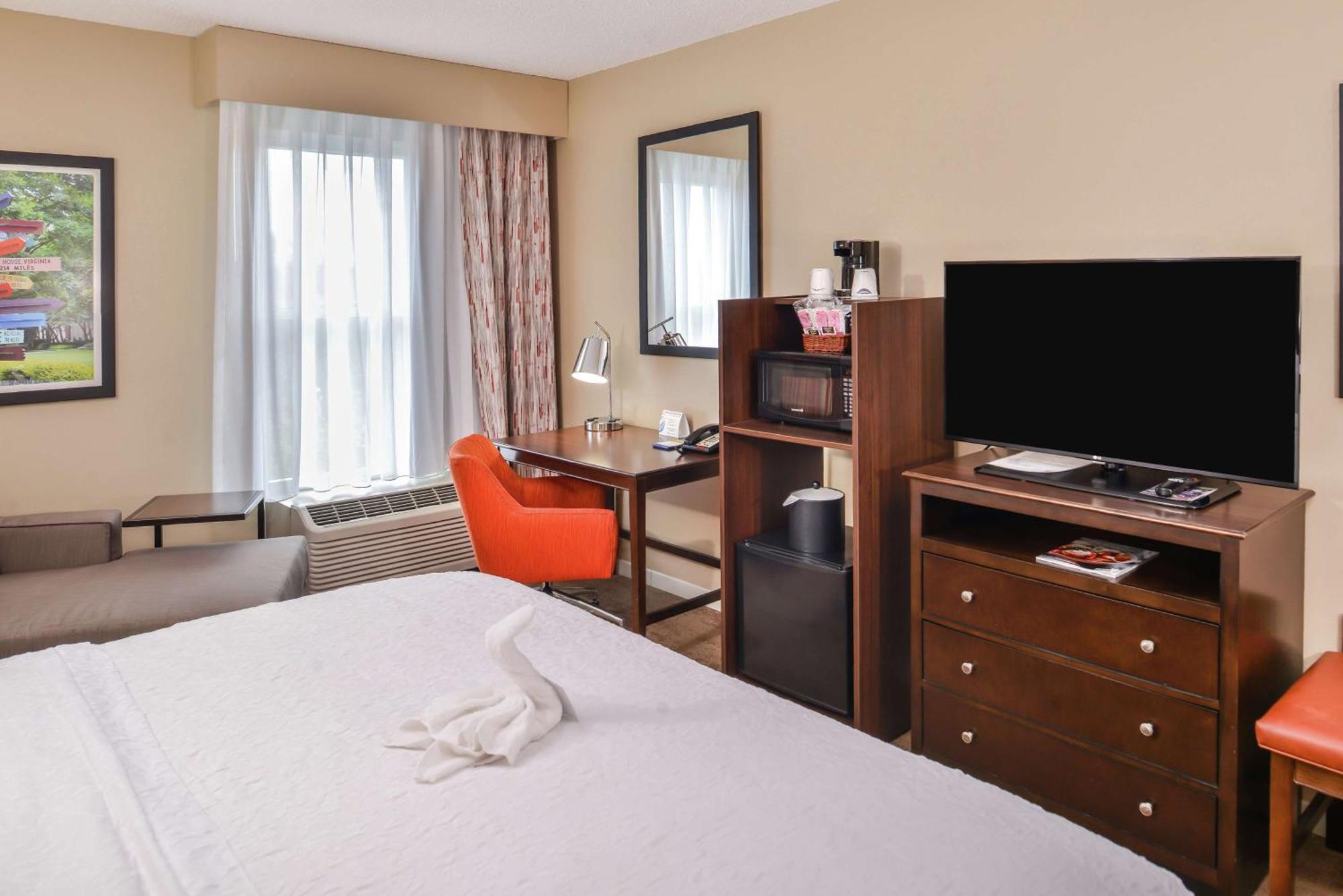 Hampton Inn&Suites Charlotte Arrowood Extérieur photo