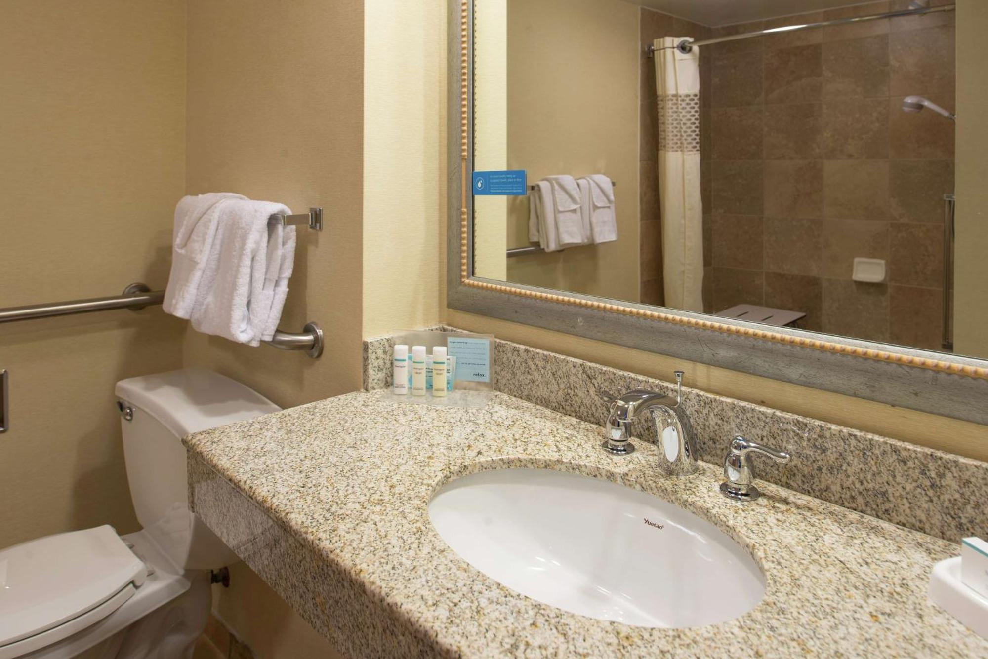 Hampton Inn&Suites Charlotte Arrowood Extérieur photo